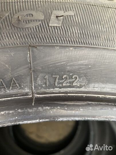 Royal Black Royal Power 295/40 R21 111W