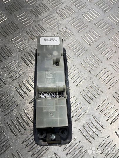 Блок управления стеклоподъемниками Nissan Qashqai+