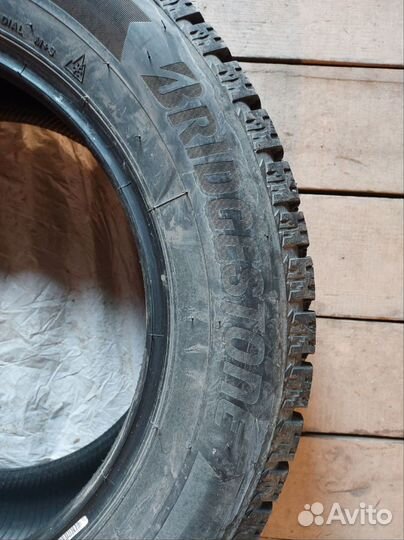 Bridgestone Ice Cruiser 7000S 215/60 R16 T