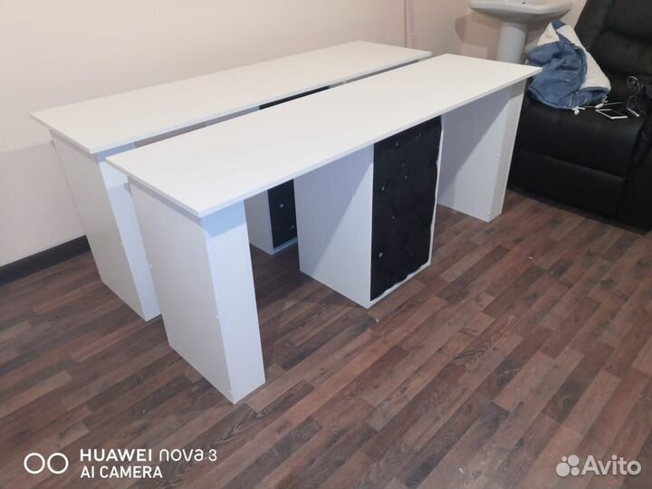 Маникюрный стол