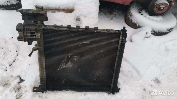 Радиатор охлаждения Mercedes vito 638