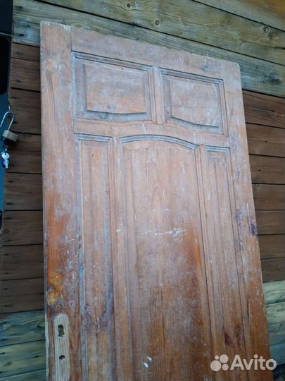 Двери межкомнатные из массива