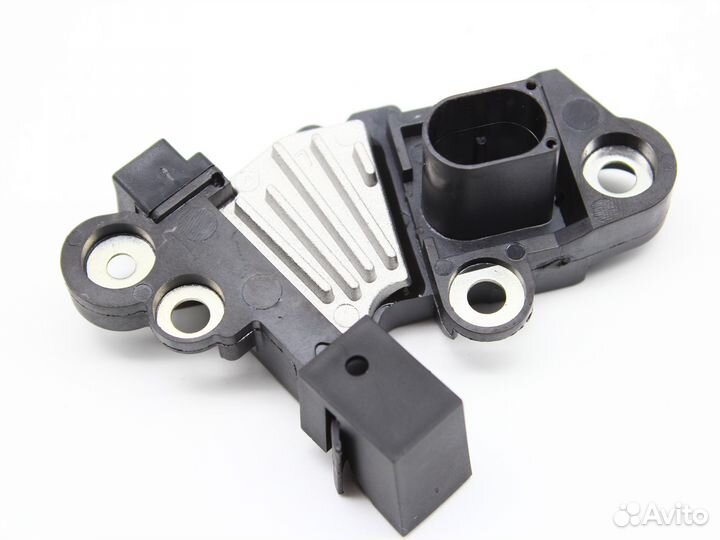 Реле регулятор Bosch Volvo