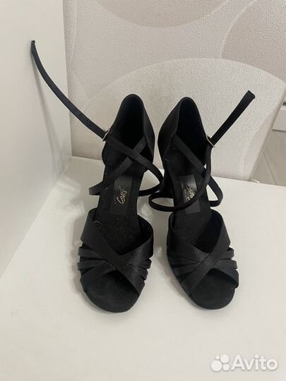 Туфли для бальных танцев