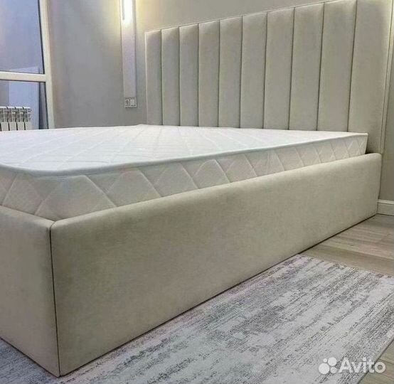 Кровать с мягким изголовьем