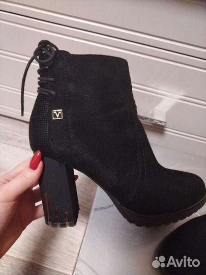 Ботинки женские