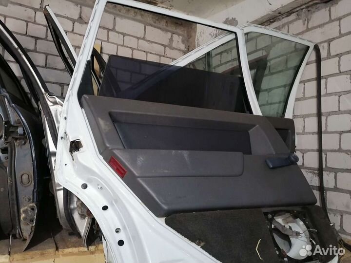 Дверь задняя левая Volvo 850