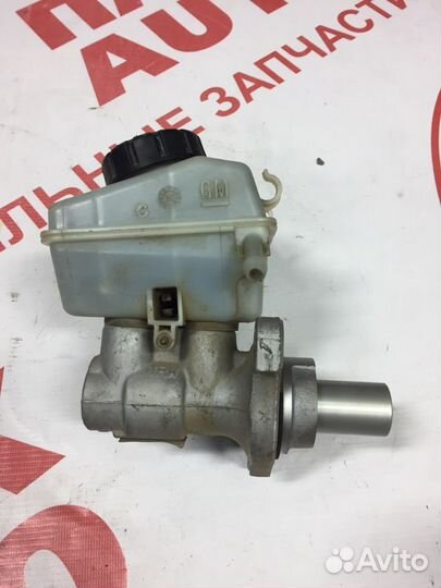 Главный тормозной цилиндр Opel Astra H 2010