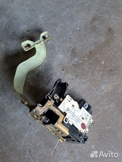 Замок двери передний Jaguar s-type