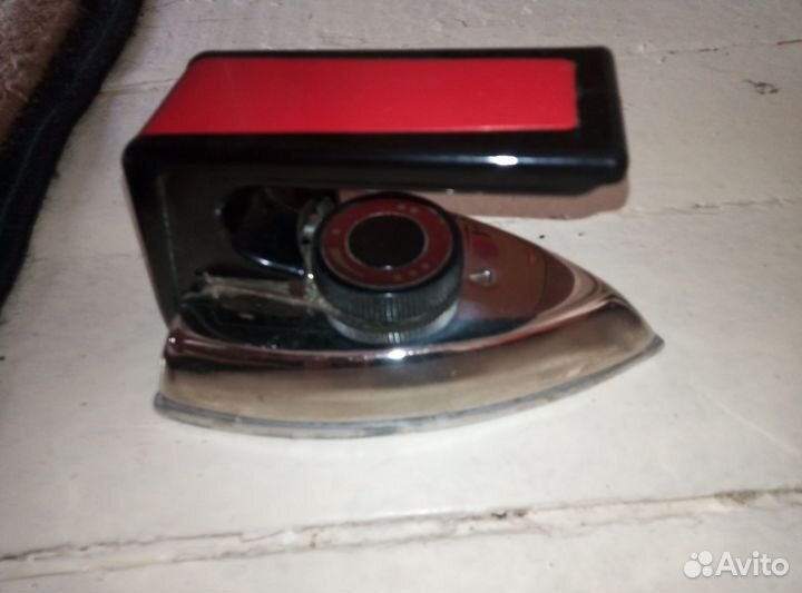 Утюг дорожный