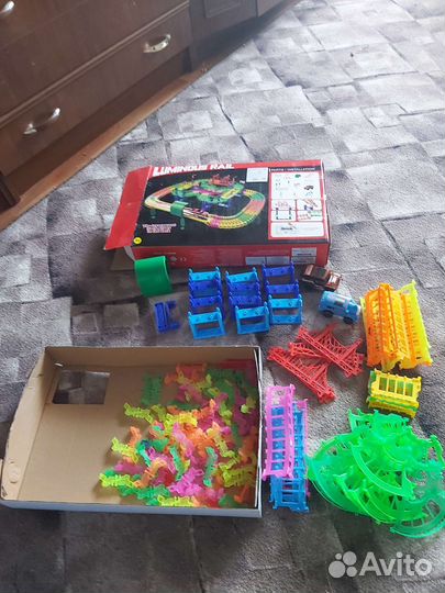 Игрушка трек светящийся в темноте