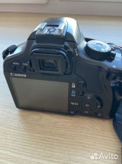 Зеркальный фотоаппарат