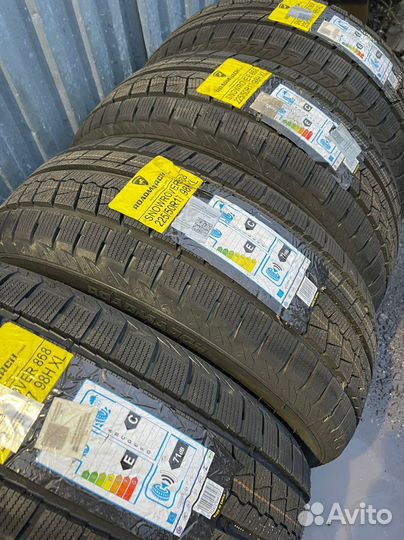Roadmarch Snowrover 868 225/50 R17 97H