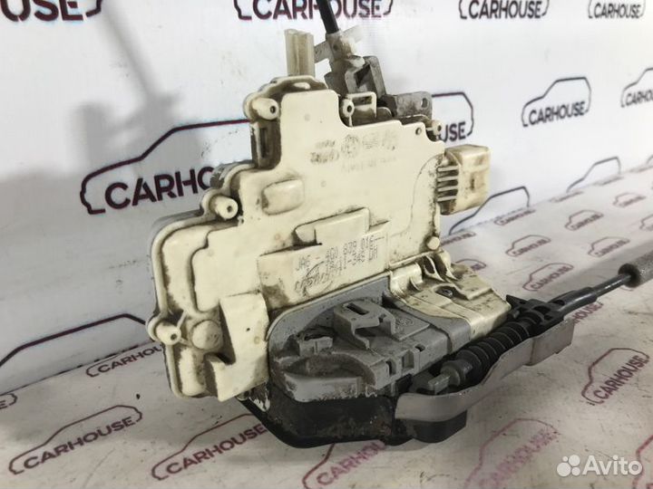 Замок двери задний правый Volkswagen Touareg NF