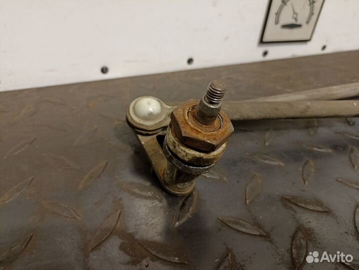 Трапеция стеклоочистителей для Mitsubishi Pajero 1