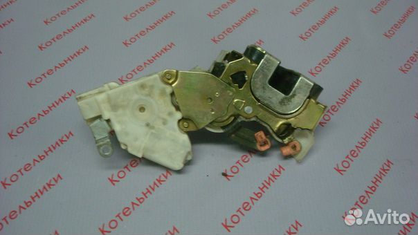 Nissan 82503-BM760 Замок задней левой двери