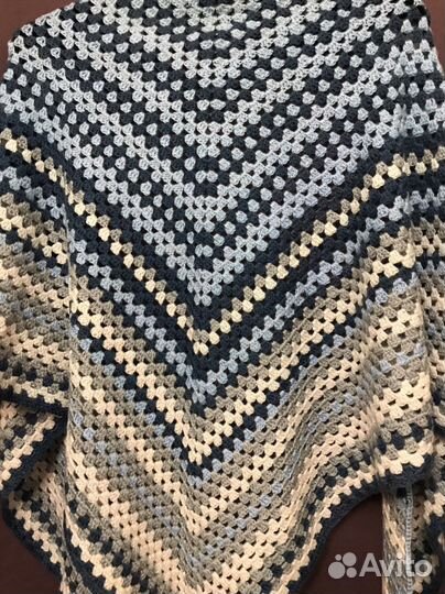 Шаль вязанная