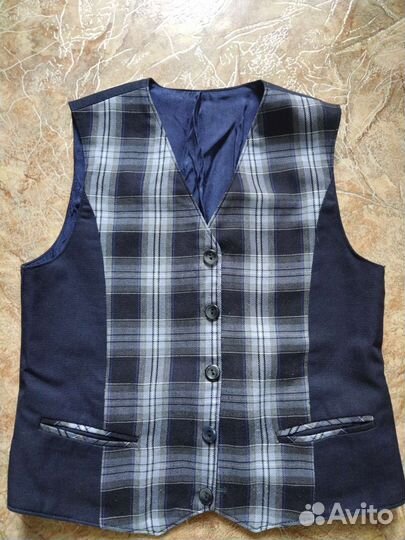 Жилет школьный, рост 134см