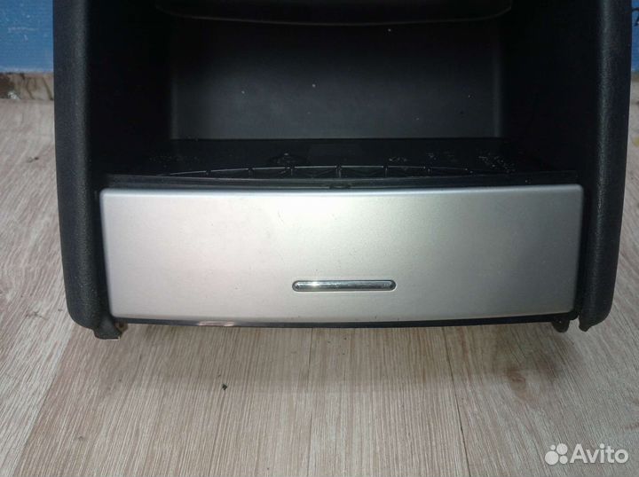 Задний подстаканник на BMW X5 Е53