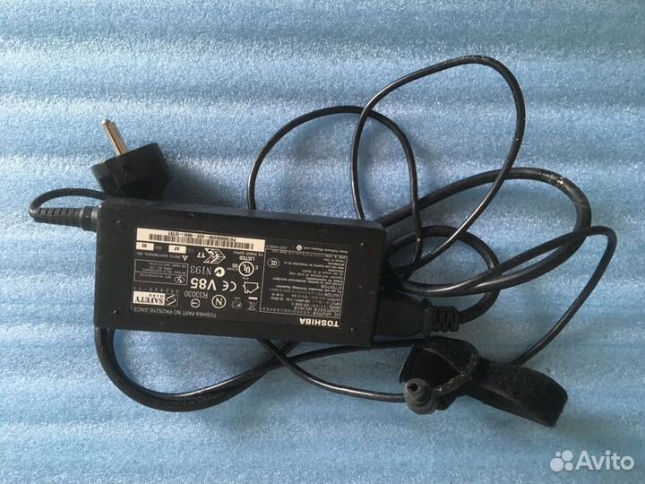 Зарядное устройство Toshiba 15v 6a, 6,3 x 3,1 mm