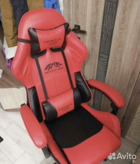 Компьютерное кресло (игровое кресло)