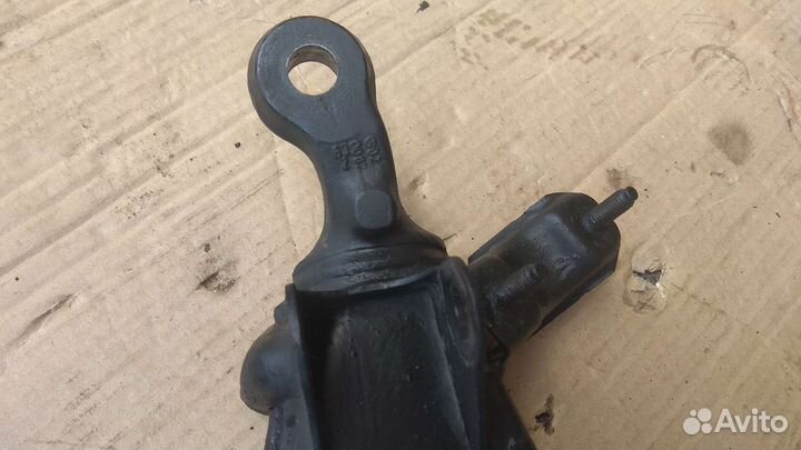 Нижние передние рычаги w202, 208, 170