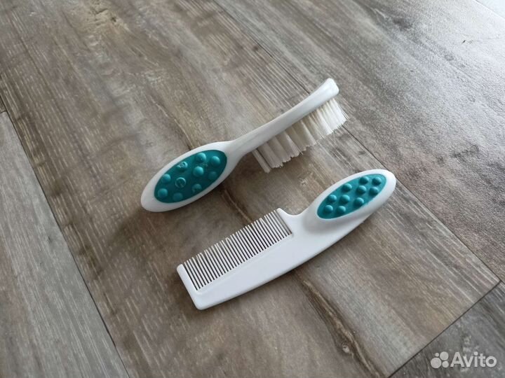 Бутылочки соски расчёски нагрудник