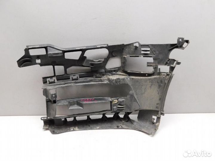 Кронштейн переднего бампера BMW 5-Series/M5