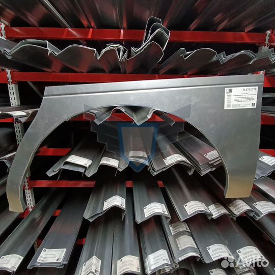 Арка левая Mitsubishi Space Gear, Mitsubishi L400