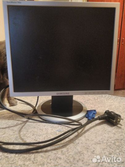 Монитор для компьютера 17