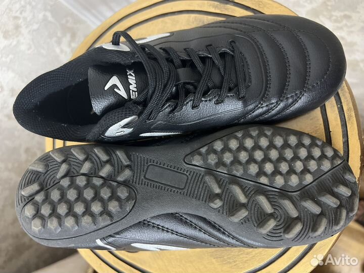 Футбольный буцы без шипов 33 размер