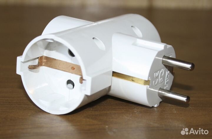 Тройник электрический с заземлением