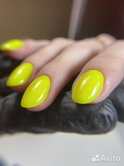 Модель на маникюр