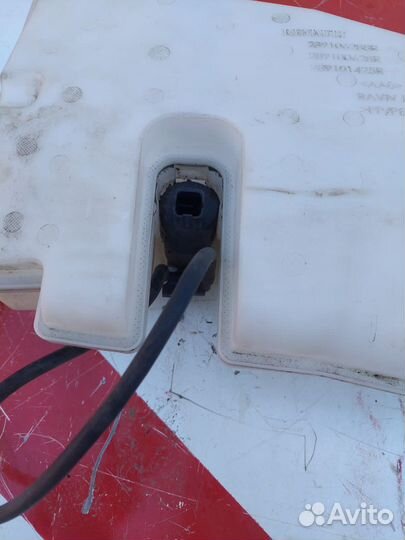 Бачок омывателя Renault sandero