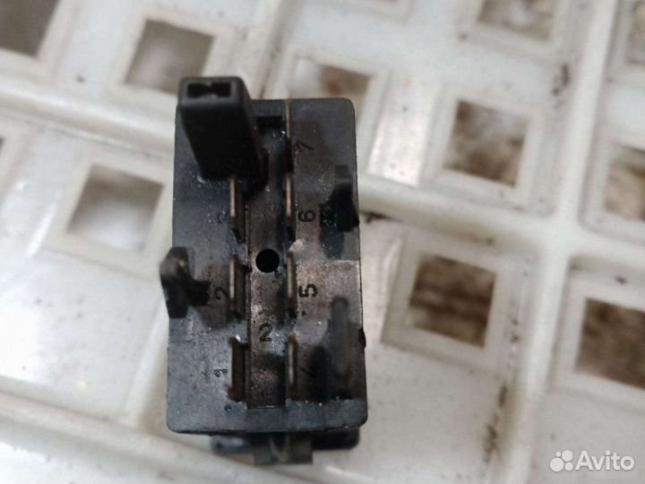 Кнопка аварийной сигнализации Audi А6 С4