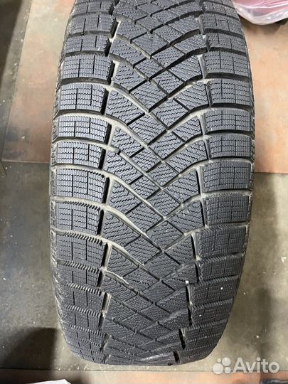 Pirelli Ice Zero FR SUV 235/55 R19
