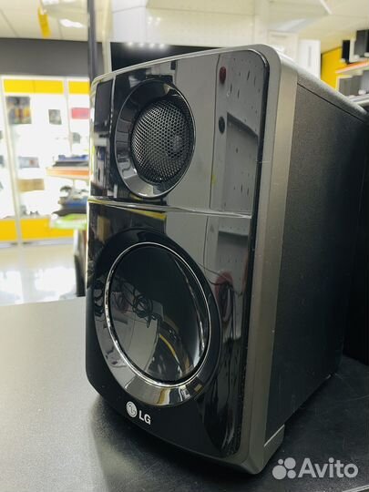 Музыкальный центр LG XB64 / DVD / 60Вт / USB