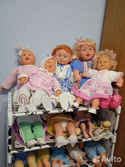 Коллекция разных кукол