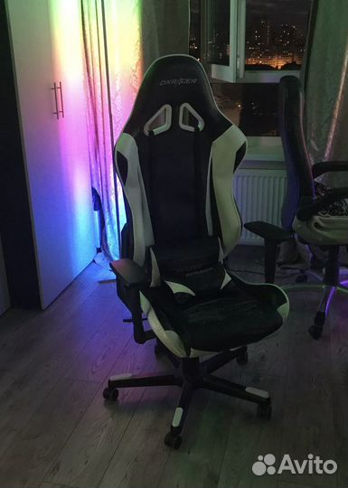 Игровое кресло dxracer