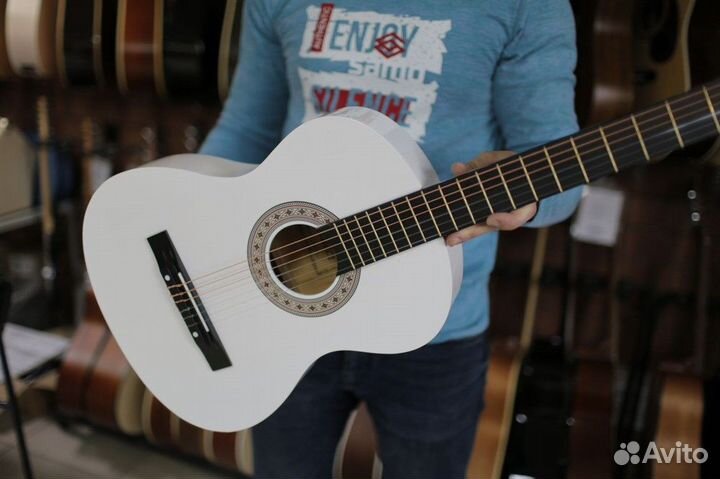 Классическая гитара Belucci + Аксессуары