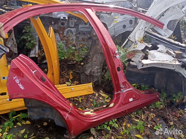 Правая боковина Митсубиси Лансер 10