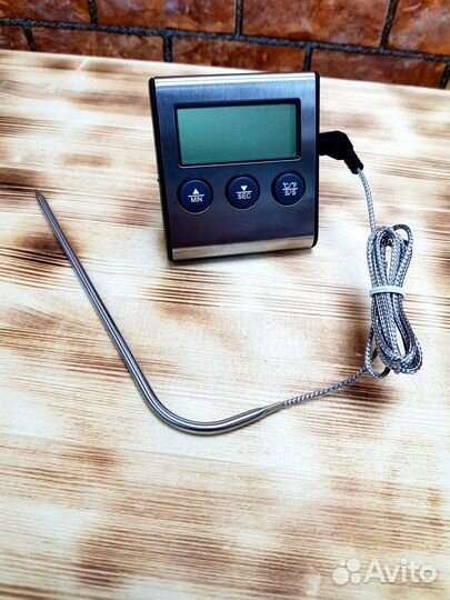 Электронный термометр с выносным щупом и сигналом