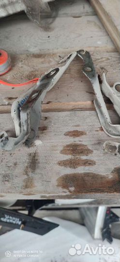 Петля капота Toyota alphard