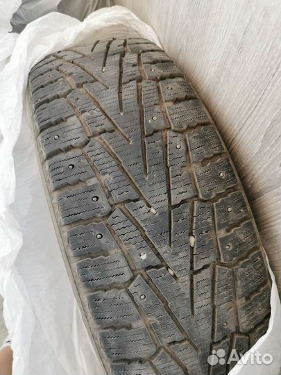 Roadstone Winguard WinSpike SUV 235/60 R18
