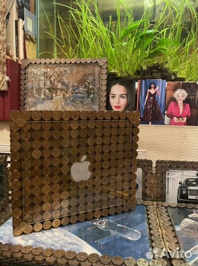 Картина с изображением логотипа фирмы Apple