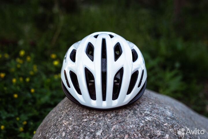 Шлем велосипедный Met Estro mips White Holographic