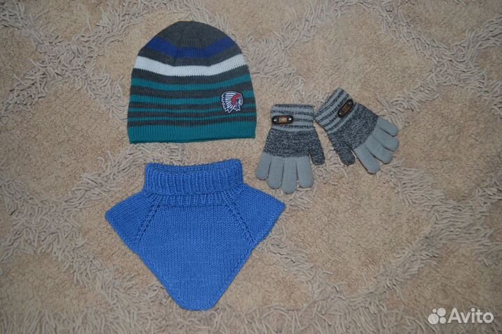 Шапка, новые перчатки, манишка