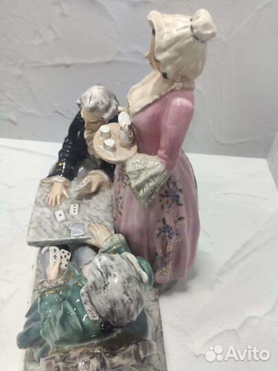 Фарфор.Статуэтка
