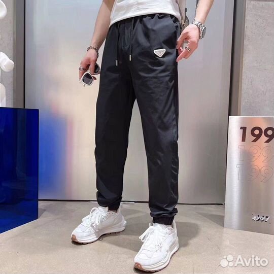 Спортивные штаны новые Prada