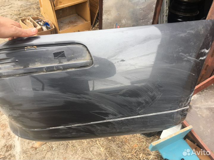 Продам задний бампер на mitsubishi carisma 2003